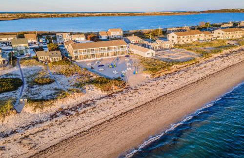 North Truro Casa | Sandbars Inn - Beachside Cottage