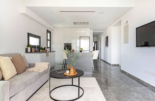 Agios Athanasios Apartamento | Sanders Evolution 2 - Piso con 2 hab y balcón