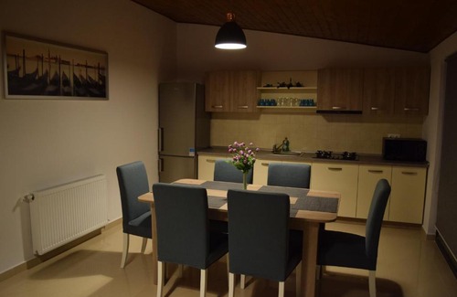 Pauleni-Ciuc Apartamento | Sanderson Apartments