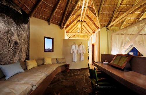 Sandfontein Cabina | Sandfontein Lodge & Nature Reserve