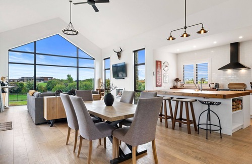 Te Horo Casa | Sandhill Beach House - Te Horo Holiday Home