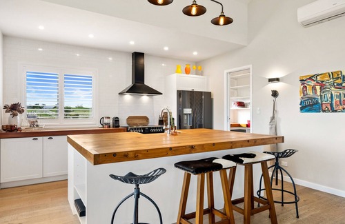 Te Horo Casa | Sandhill Beach House - Te Horo Holiday Home