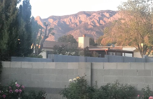 Heritage Hills Casa | Sandia view sweet 🏠 near Balloon Fiesta park, &Tram-ride!