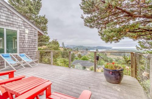 Pacific City Casa | Sandpiper Cottage - Meredith Lodging