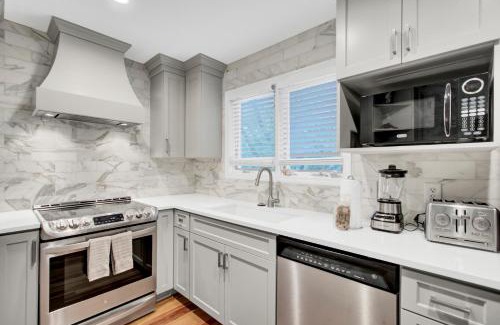 Isle of Palms Casa | Sandpiper Court 14 by Wild Dunes, with Amenities