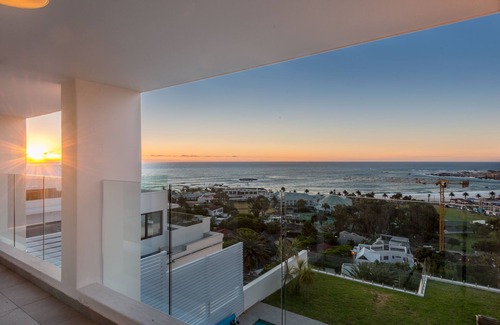 Camps Bay Villa | Sandpiper House: impresionantes vistas al mar, piscina climatizada y gran jardín