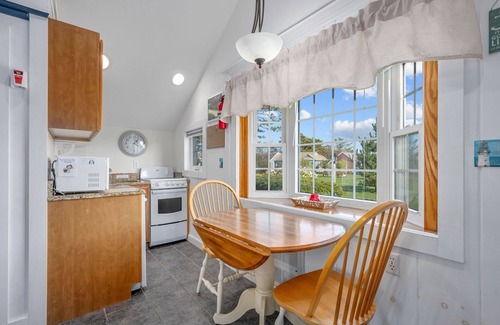 South Yarmouth Cabaña | Sandpiper studio at Seaside Cottages near Nantucket Sound