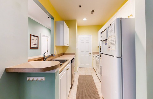 Rehoboth Beach Condominio | Sandpiper Village dog-friendly condo with patio, AC & close access to everything