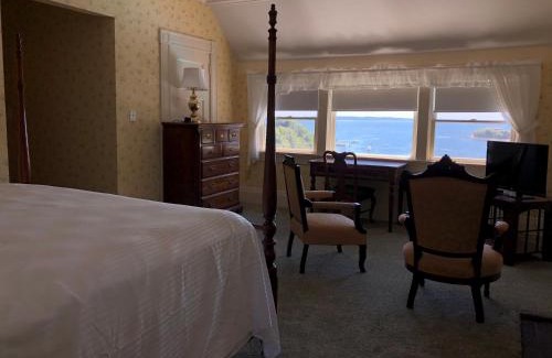 Woods Hole Hotel | Sands Of Time Motor Inn & Harbor House