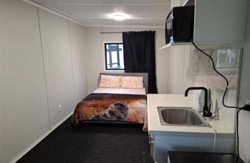 Waiuku Otro | Sandspit Beach Motor Camp