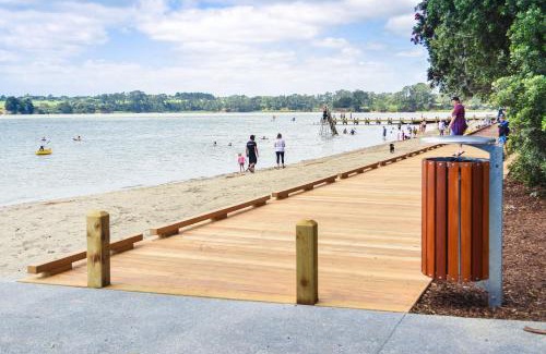 Waiuku Otro | Sandspit Beach Motor Camp