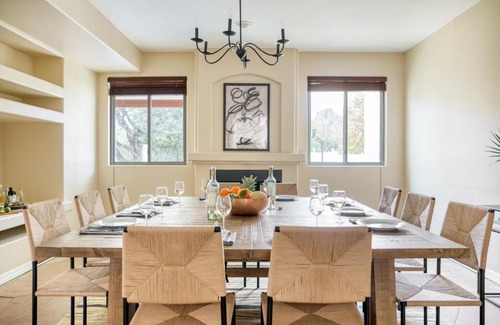 Paradise Valley Village Casa | Sandstone by AvantStay Spacious Desert Oasis w Pool BBall Crt Movie Room
