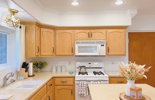 Ahwahnee Cabaña | Sandstone Cottage - near Yosemite, Bass Lake