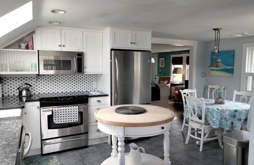 West Yarmouth Casa | SANDTRAP! BEACH short walk! Marinas, Golf, Shopping & Restaurants short drive!