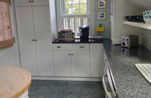 West Yarmouth Casa | SANDTRAP! BEACH short walk! Marinas, Golf, Shopping & Restaurants short drive!