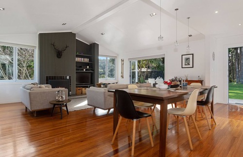 Matapouri Casa | SANDY BAY HIDEAWAY - SANDY BAY HOLIDAY HOME in Sandy Bay