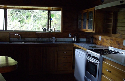 Matapouri Casa | Sandy Bay overlooking Poor Night Islands you will find Valley of Dreams