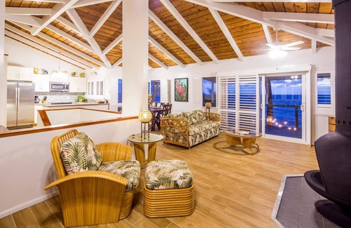 Laie Casa | ★ Sandy Beachfront Home ★ Remodelado 2017-18 / Kayaks / Lavandería / WiFi / Estacionamiento / AC.