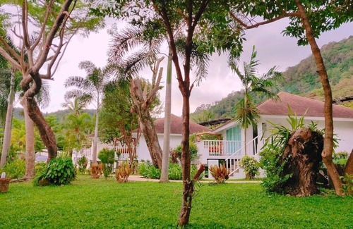 Patong Casa | ⭐Sandy Bloom Villa 10BR Sleeps 20w / Pool & Breakfast