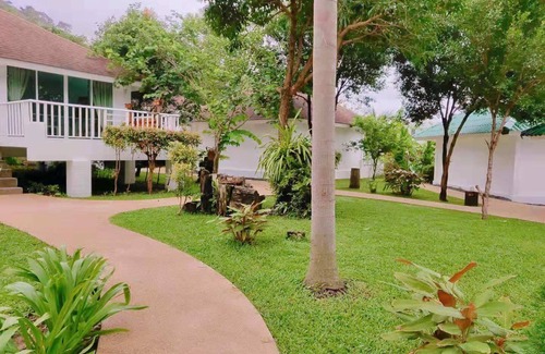 Patong Casa | ⭐Sandy Bloom Villa 10BR Sleeps 20w / Pool & Breakfast