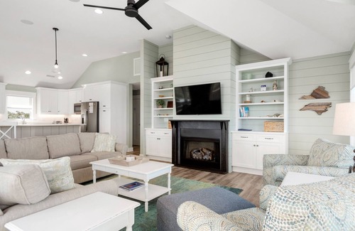 Duck Casa | Sandy Duck: Shared Pool, Elevator, Close to Beach