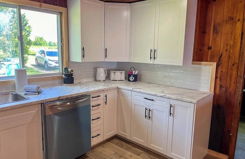 Bayfield Cabaña | Sandy Edge Retreat-Awesome Beach! - Private Lake Access
