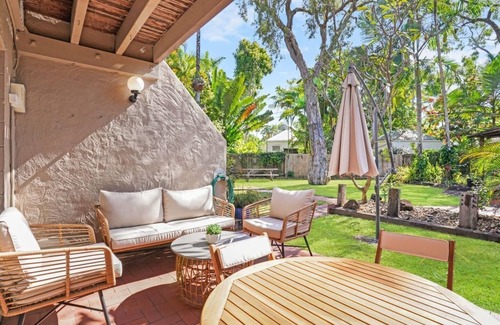 Port Douglas Casa | Sandy Feet- Luxury Coastal Escape, Stylish Hideaway in the Heart of Port Douglas at Four Mile Beach