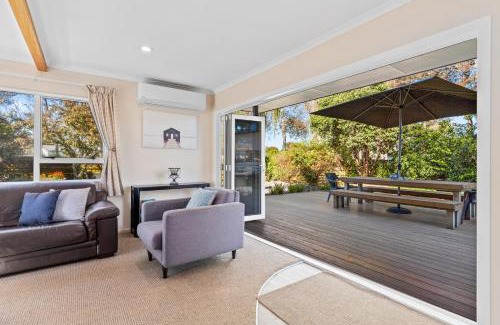 Papamoa Beach Casa | Sandy Feet - Papamoa Beach Holiday Home