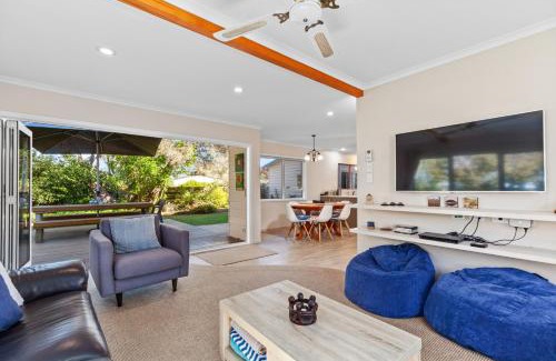 Papamoa Beach Casa | Sandy Feet - Papamoa Beach Holiday Home