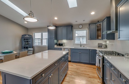 Country Club Estates Casa | Sandy feet retreat..three blocks to beach!
