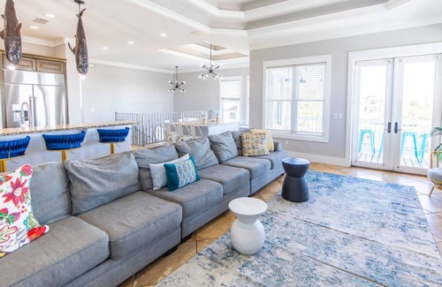 Crystal Beach Apartamento | Sandy Heels | Lux Home w/Pool