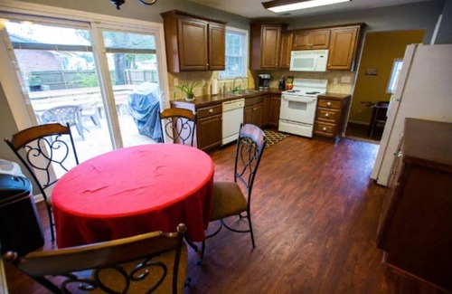 Charleston Casa | Sandy Oaks: The Best of Both Worlds!