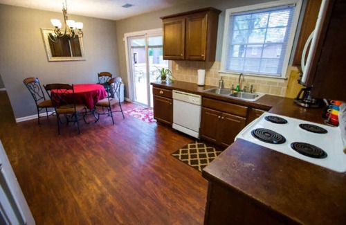 Charleston Casa | Sandy Oaks: The Best of Both Worlds!