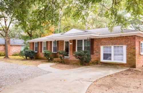 Charleston Casa | Sandy Oaks: The Best of Both Worlds!