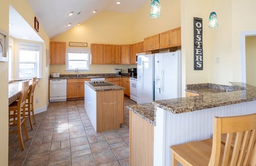 Carova Beach Casa | SANDY PAWS: FREE POOL HEAT for open fall weeks! OCEANFRONT- Elevator-4x4