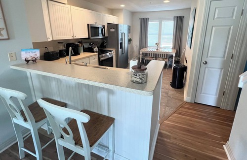 Bermuda Bay Casa | Sandy Paws Townhouse, Private Mini Water Park, Dog Friendly!