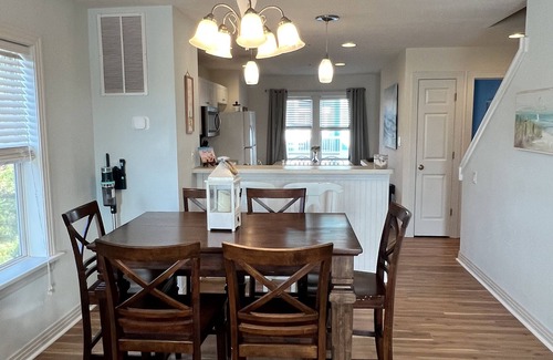Bermuda Bay Casa | Sandy Paws Townhouse, Private Mini Water Park, Dog Friendly!