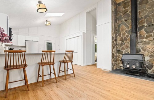 Marmot Casa | Sandy River Retreat | Pet Friendly | Epic Fishing