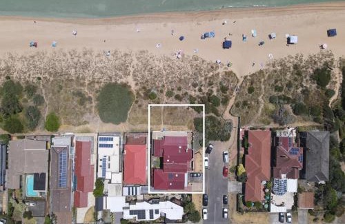 Frankston Casa | Sandy Shores Estate- Long Island