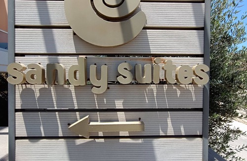 Agia Marina Apartamento | Sandy Suite #1. *120m away from the sea. Cozy and fully equipped.*