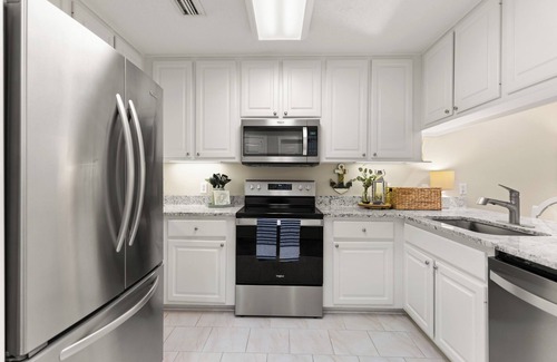 Demere Park Condominio | Sandy Tails - 5 bedrooms/2 min to beach!