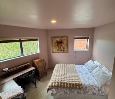 Torbay Casa | Sandy Toes & Netflix Nights, Relaxing Auckland Retreat