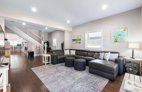 Lincolnville Casa | Sanford Splash l Pool l Dogs OK l Walk to DNTN