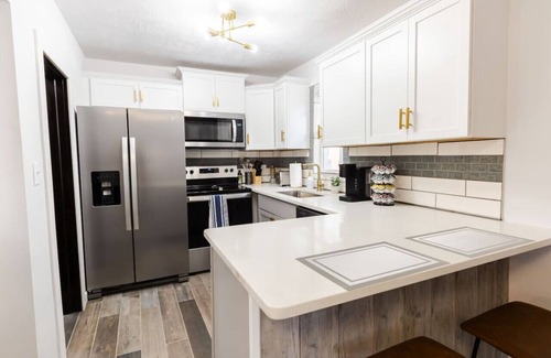 Sioux Falls Casa | Sanford Summit |2 bed 1 bath| Across from Sanford