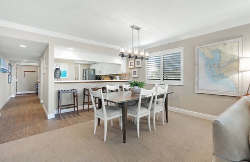 Beachview Country Club Estates Condominio | Sanibel Full Gulf View Beachfront Condo! 3BR, 2 Bath, Pool, Tennis, Pickleball!