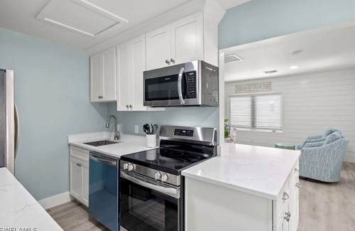 Sanibel Cabaña | Sanibel Dream Cottage Near Beach w/ Heated Pool, Bikes & More!