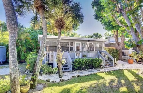 Sanibel Cabaña | Sanibel Dream Cottage Near Beach w/ Heated Pool, Bikes & More!