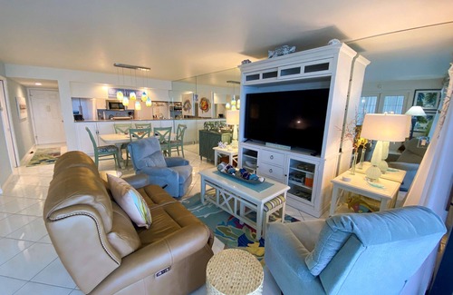 Punta Rassa Condominio | Sanibel Harbour Resort Harbour Tower 1113: Beautiful views of the Sanibel Causeway & nearby islands