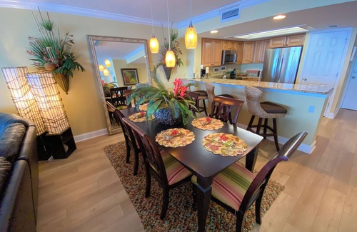 Punta Rassa Condominio | Condominio de 2 dormitorios frente al mar con increíbles puestas de sol en Sanibel Harbour Resort