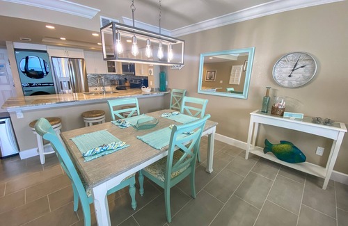 Punta Rassa Condominio | Condominio Sanibel Harbour Resort recientemente renovado con vistas a la playa y al atardecer
